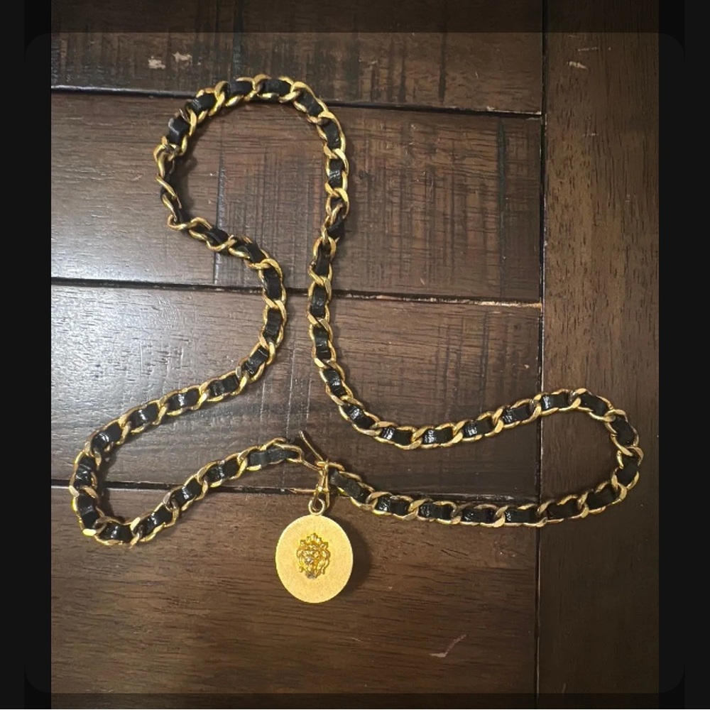CHANEL authentic chain belt